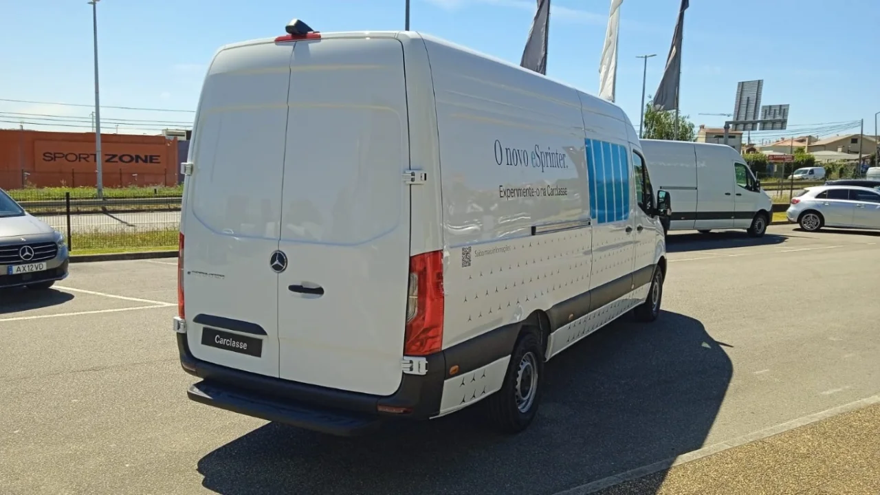 Mercedes e-Sprinter 4