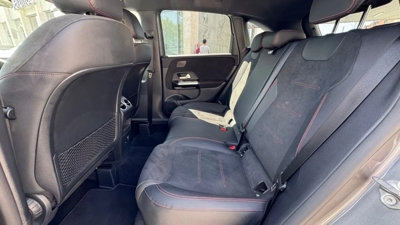 Mercedes Classe B 180d Amg Premium 7