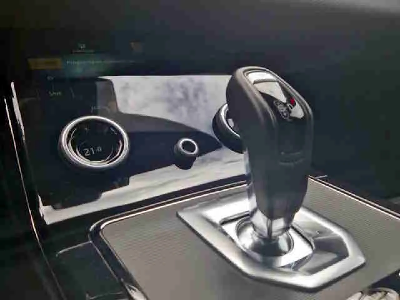 Land Rover Evoque R- Dynamic S 3