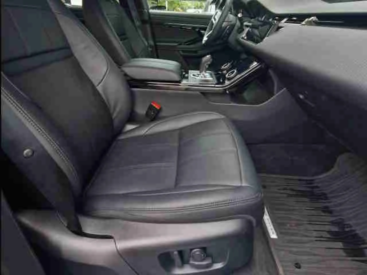 Land Rover Evoque R- Dynamic S 5