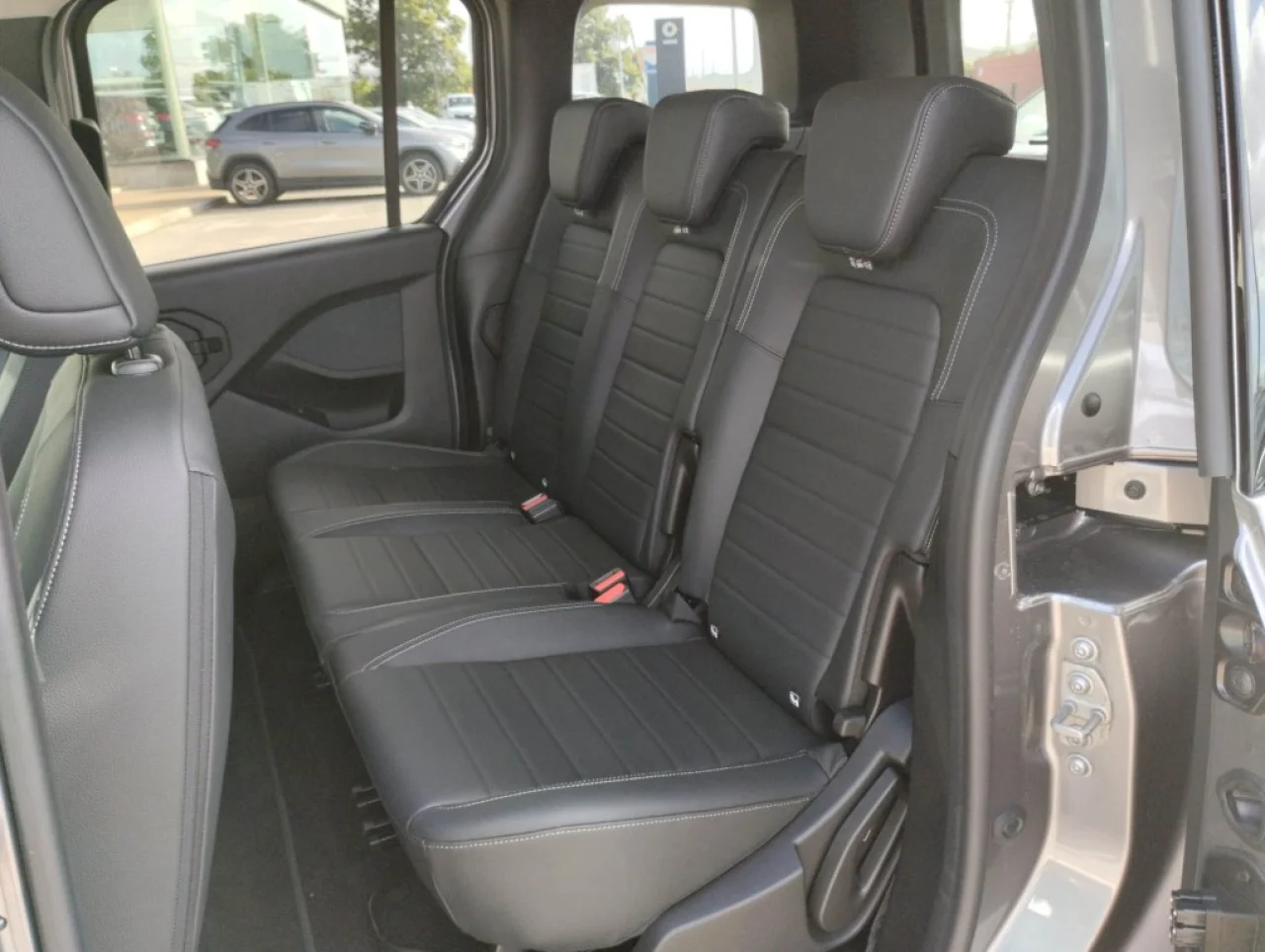 Mercedes EQT 200 Progressive Premium Plus 12