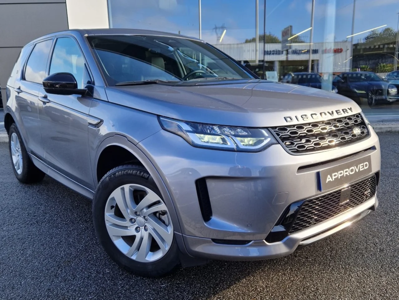 Land Rover Discovery P300e R Dynamic S