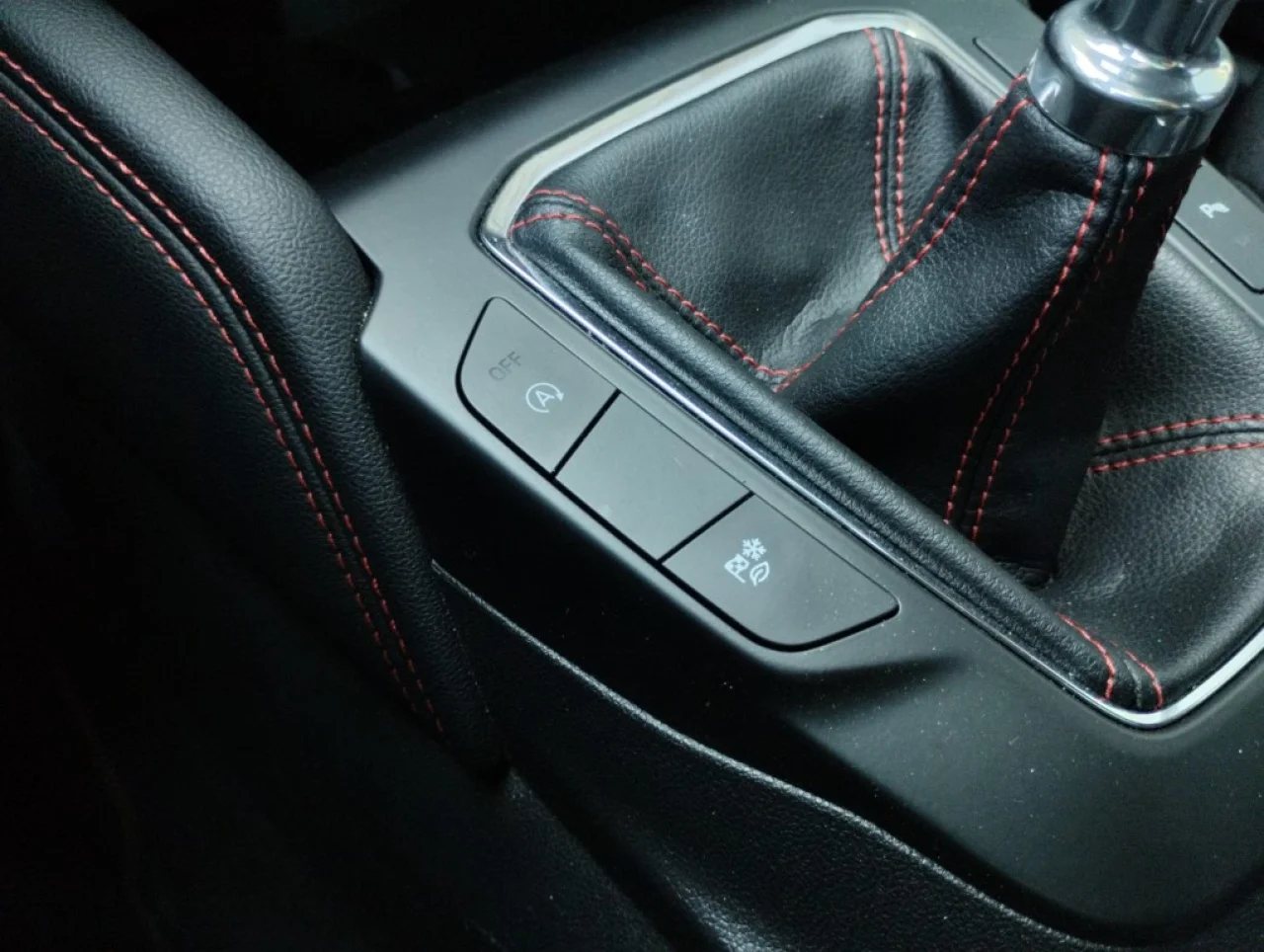 KUGA ST-LINE 1.5 TDCi EcoBlue 8