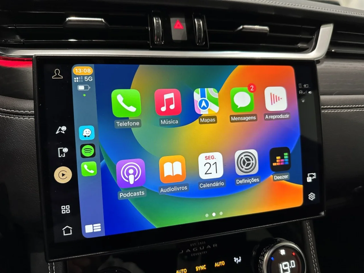 Jaguar F Pace P400e R-Dynamic S 7