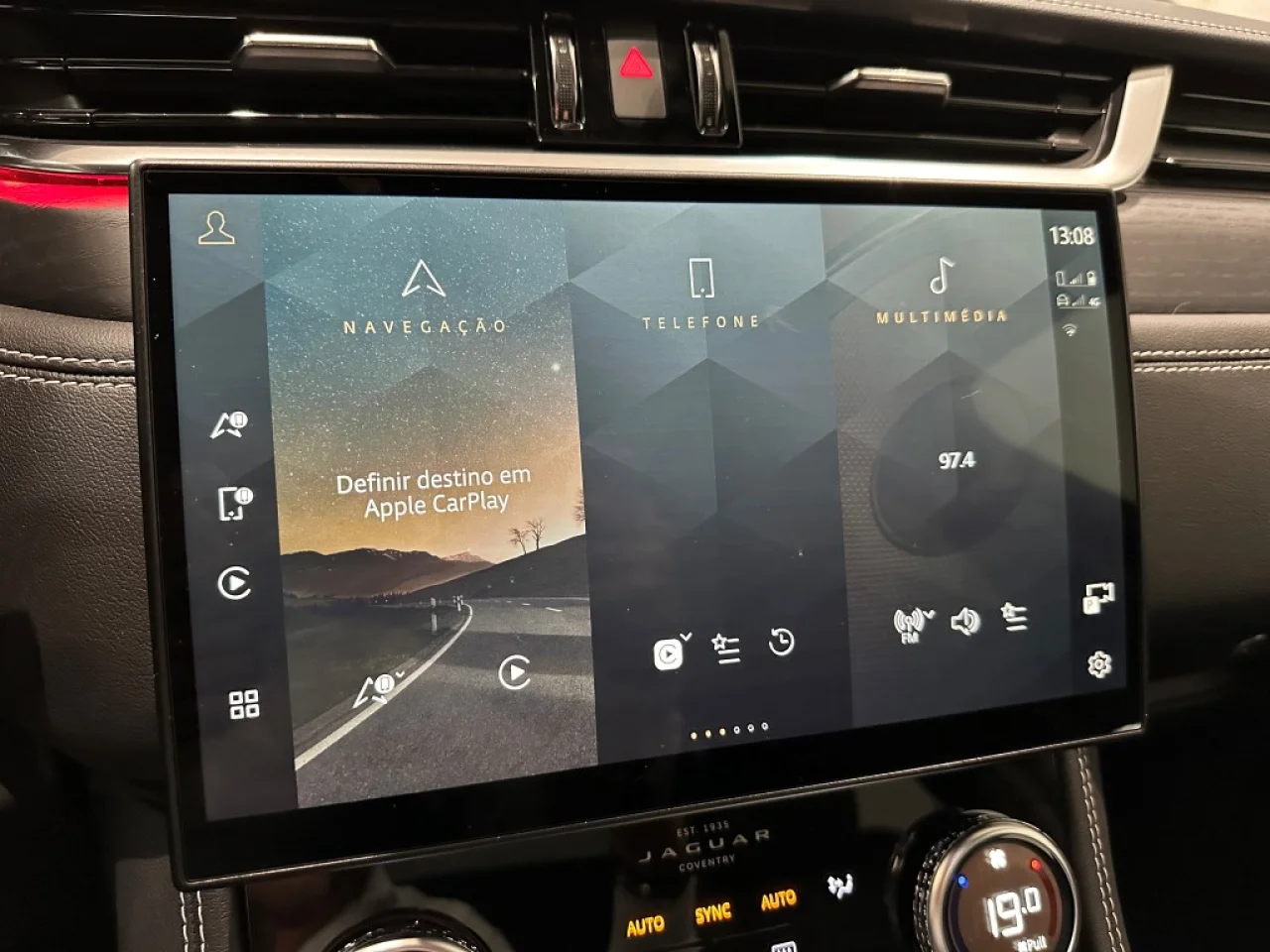 Jaguar F Pace P400e R-Dynamic S 8