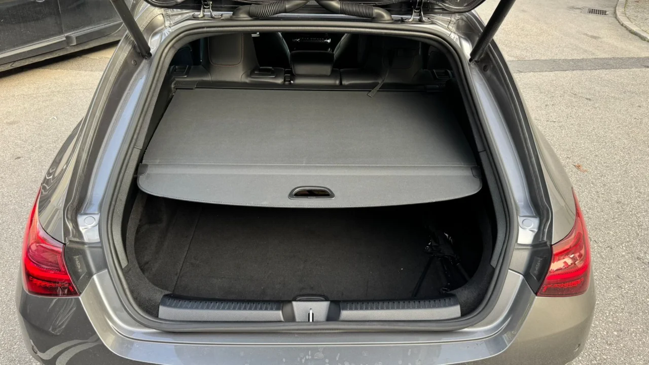 Mercedes CLA 180d Shooting Brake AMG Advanced Plus 12