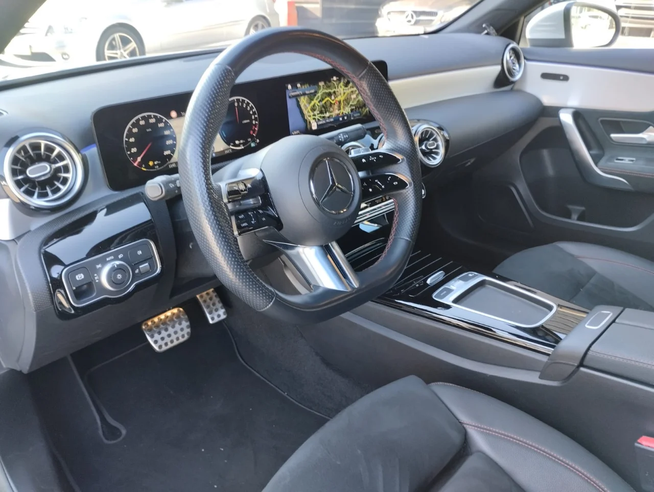 Mercedes A 250e AMG Automática 1