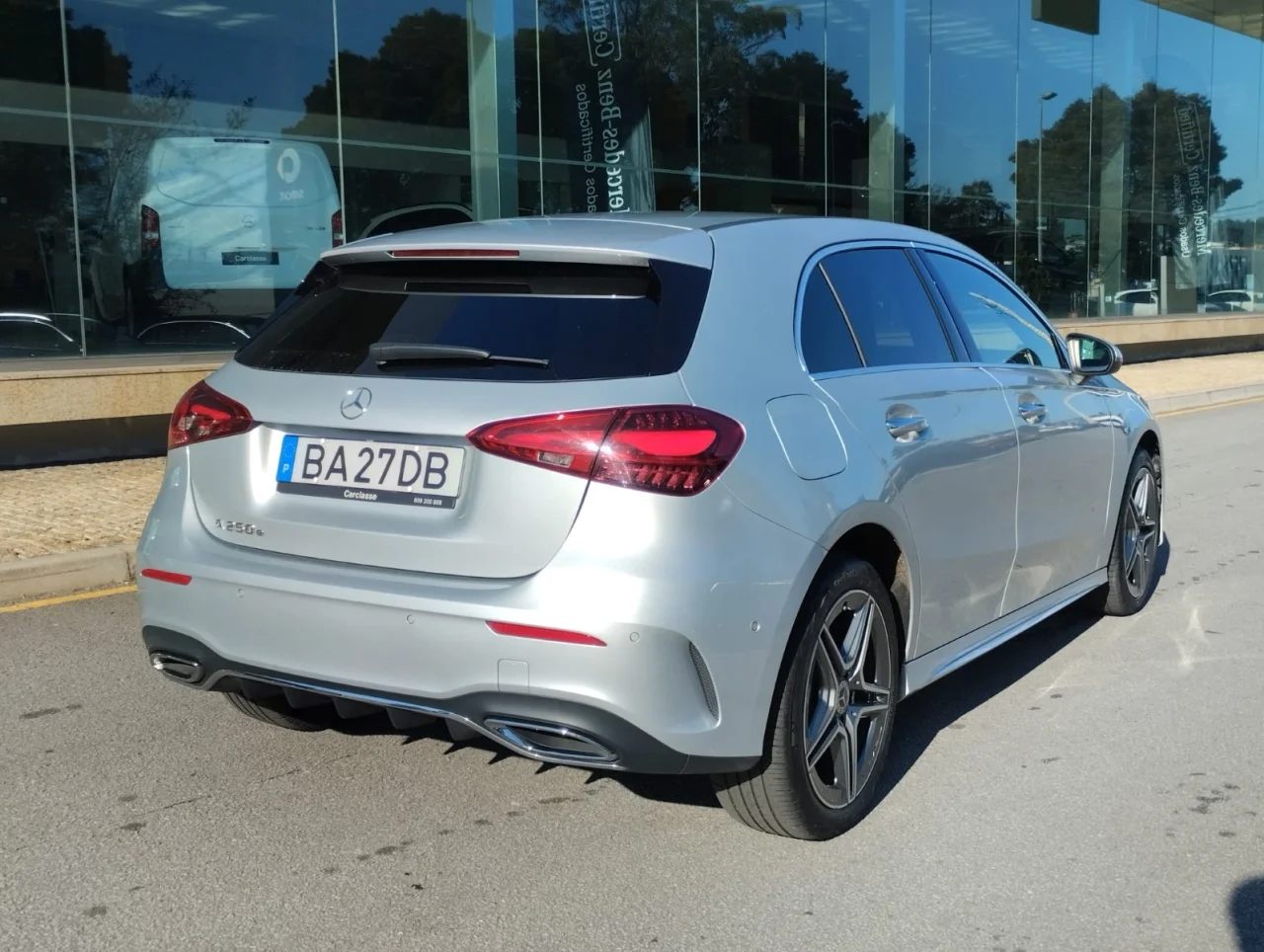 Mercedes A 250e AMG Automática 10