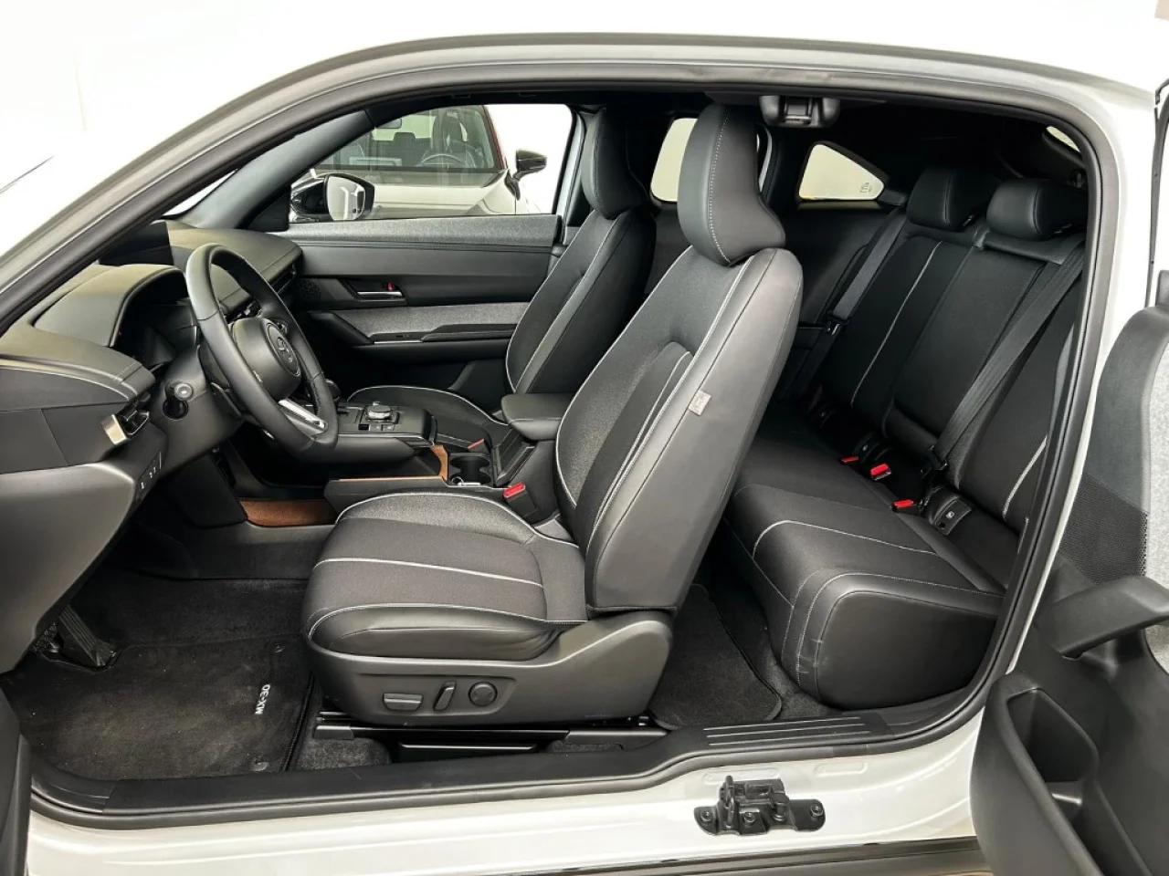 Mazda MX-30 e-Skyactiv Makoto Urban Expression 1