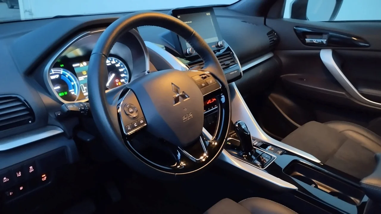 Mitsubishi Eclipse Cross 2.4 PHEV - 1