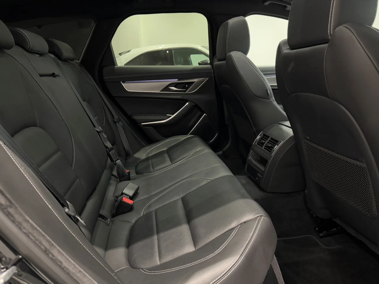 Jaguar XF Sportbrake 2.0 D200 R-Dynamic S 5