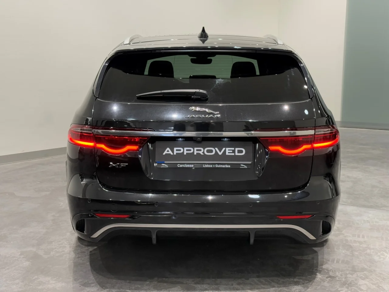 Jaguar XF Sportbrake 2.0 D200 R-Dynamic S 13