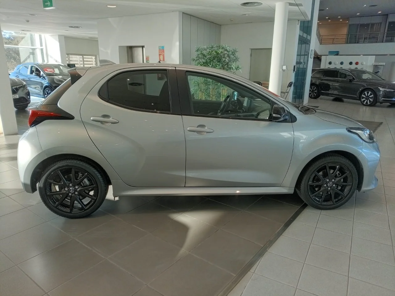 Mazda 2 1.5 e-CVT Agile 5