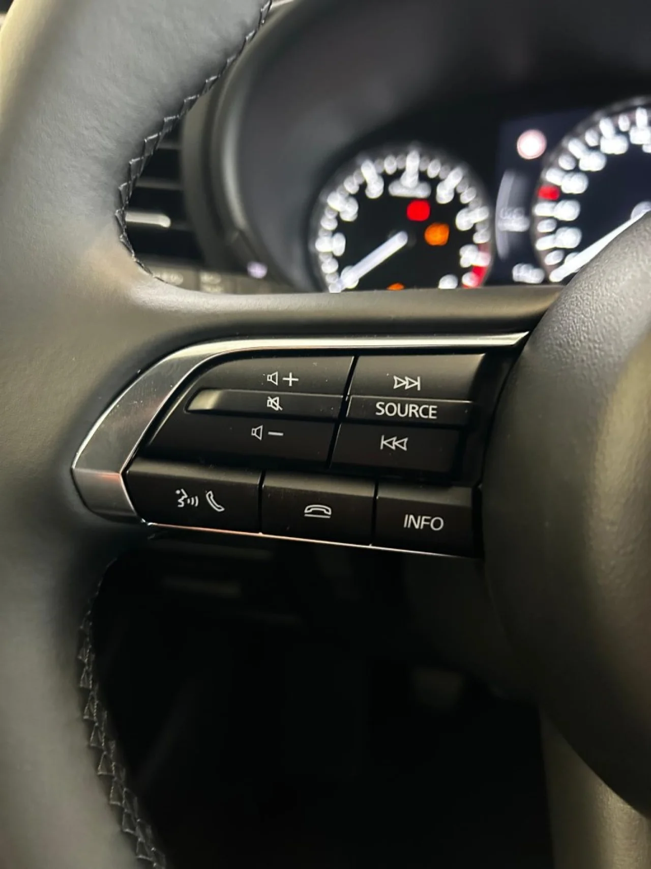 Mazda 3 2.0 e-Skyactiv-G Homura 6