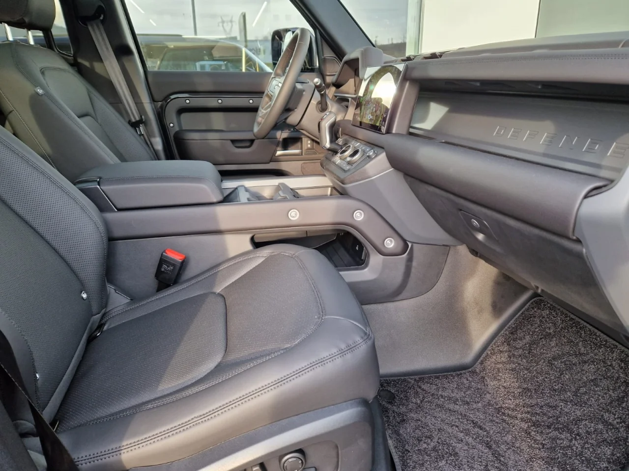 Land Rover Defender X Dynamic SE 2