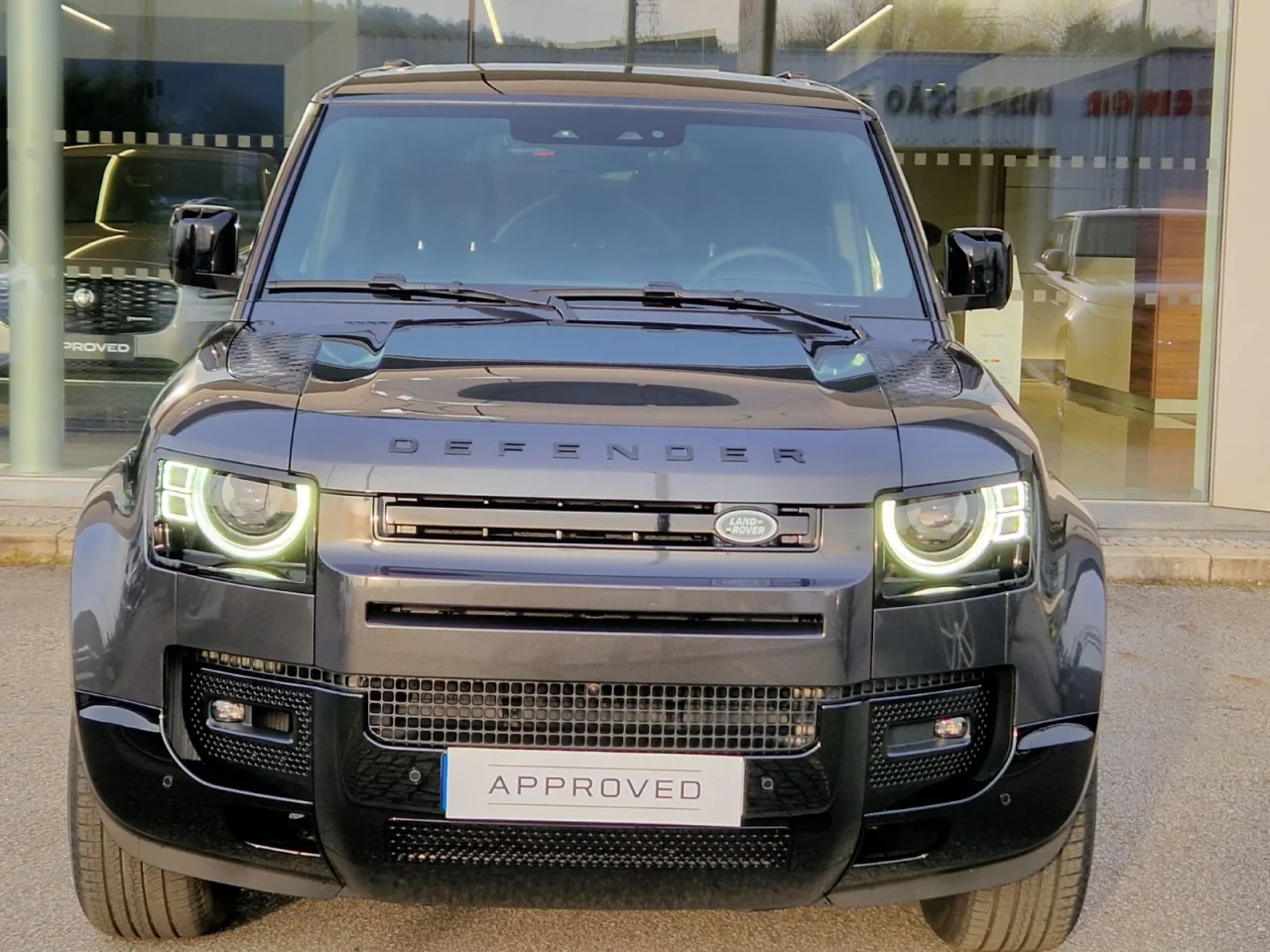 Land Rover Defender X Dynamic SE 11