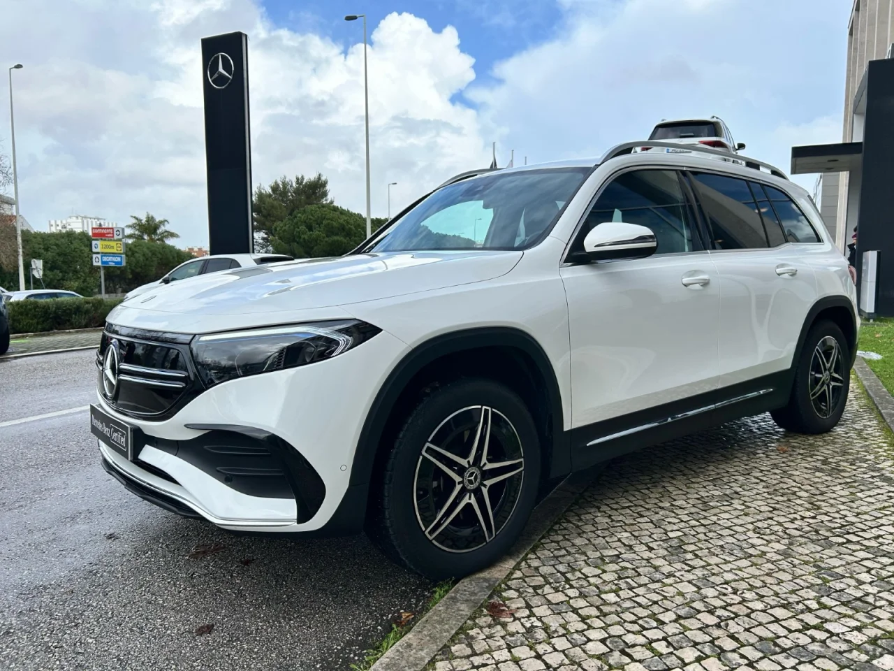 Mercedes EQB 350 AMG Advanced 7 Lugares 0