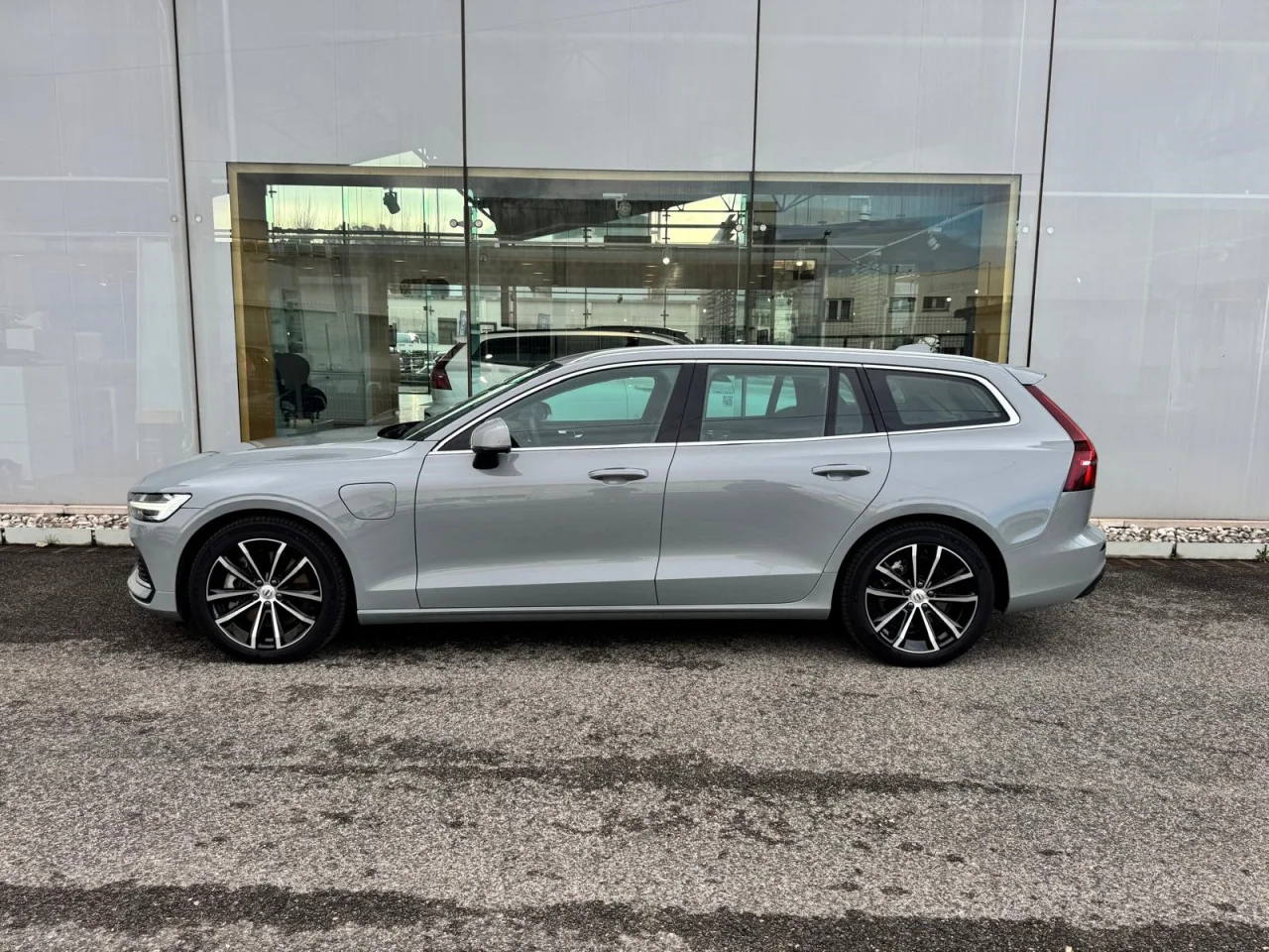 Volvo V60 T6 Core 350 CV PHEV 12