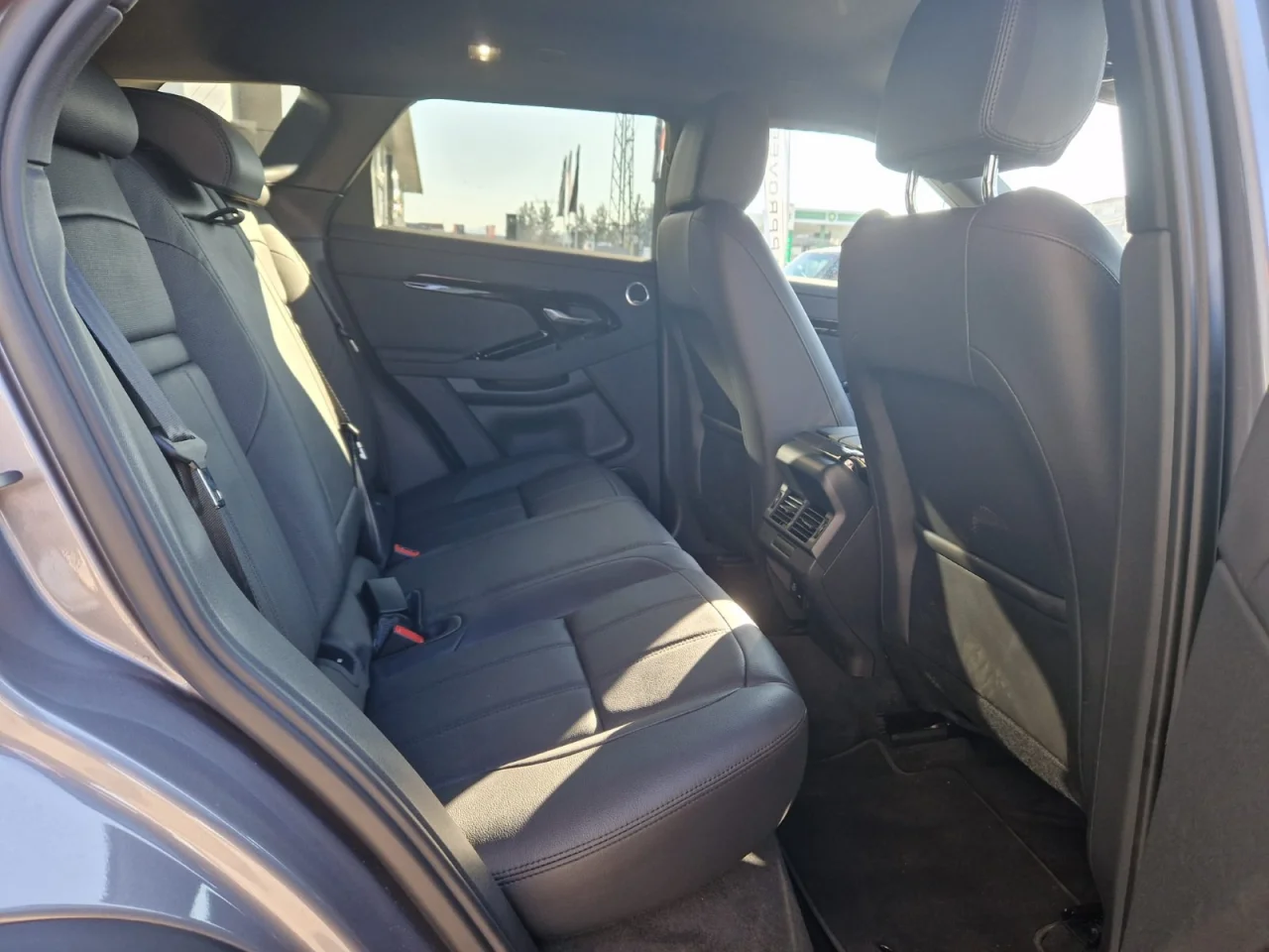 Land Rover Range Rover Evoque 1.5 P300e AWD Dynamic SE 3