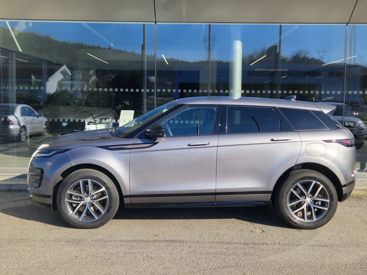 Land Rover Range Rover Evoque 1.5 P300e AWD Dynamic SE 6