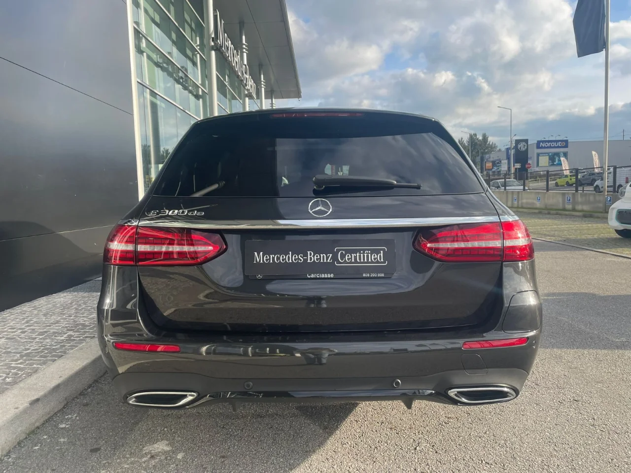 Mercedes Classe E 300de Station AMG Premium 13