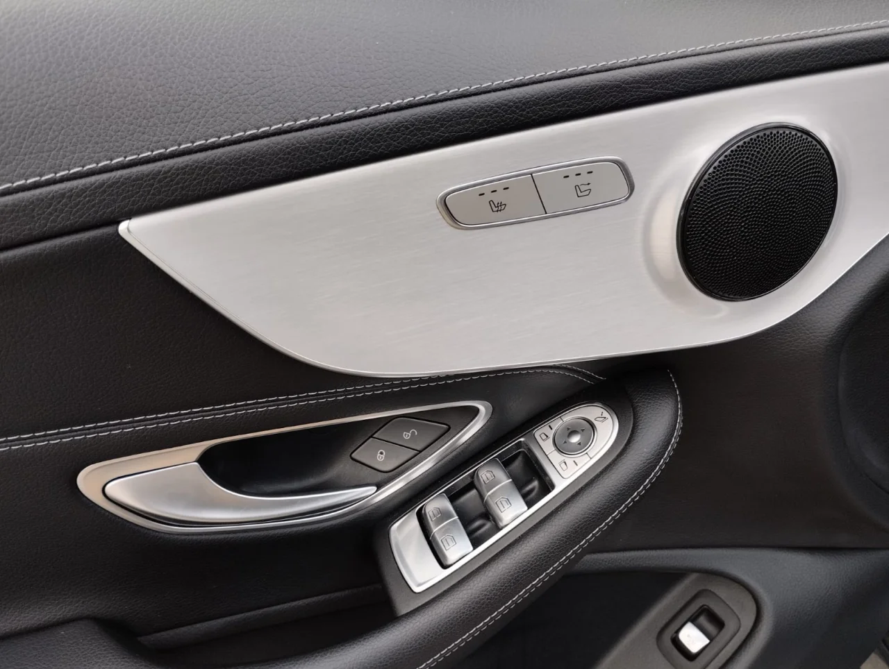 Mercedes C 220d Cabrio AMG 11