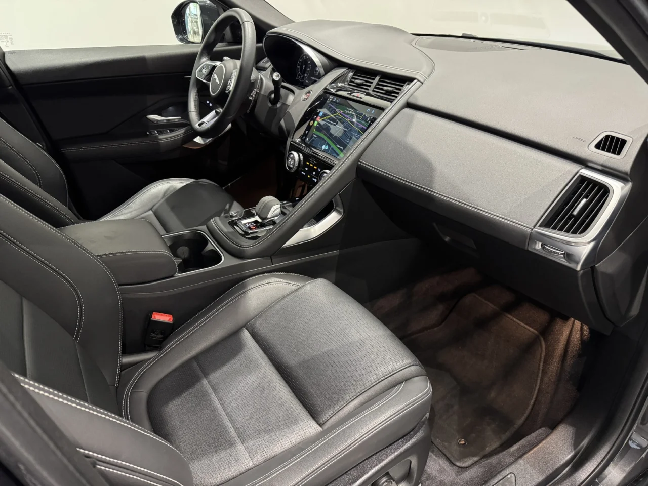 Jaguar E-Pace P160 R Dynamic S 5