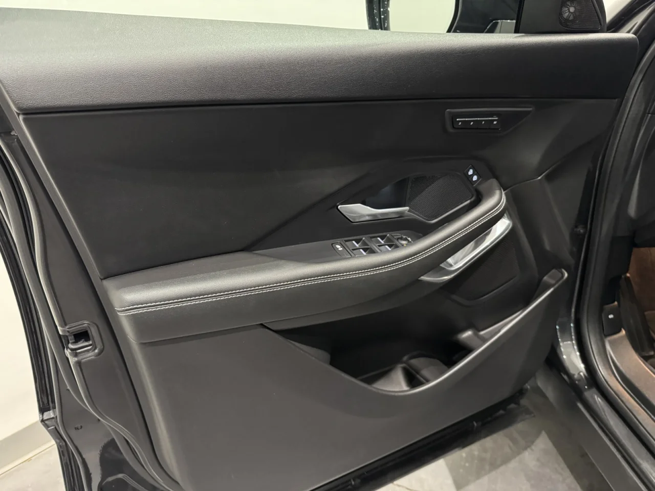 Jaguar E-Pace P160 R Dynamic S 6