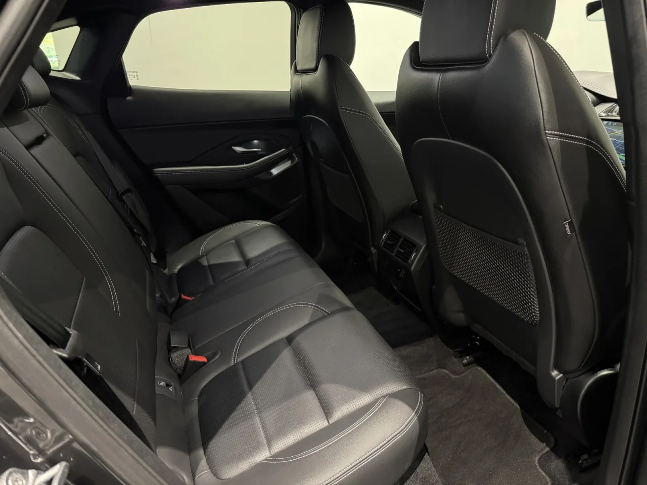 Jaguar E-Pace P160 R Dynamic S 11