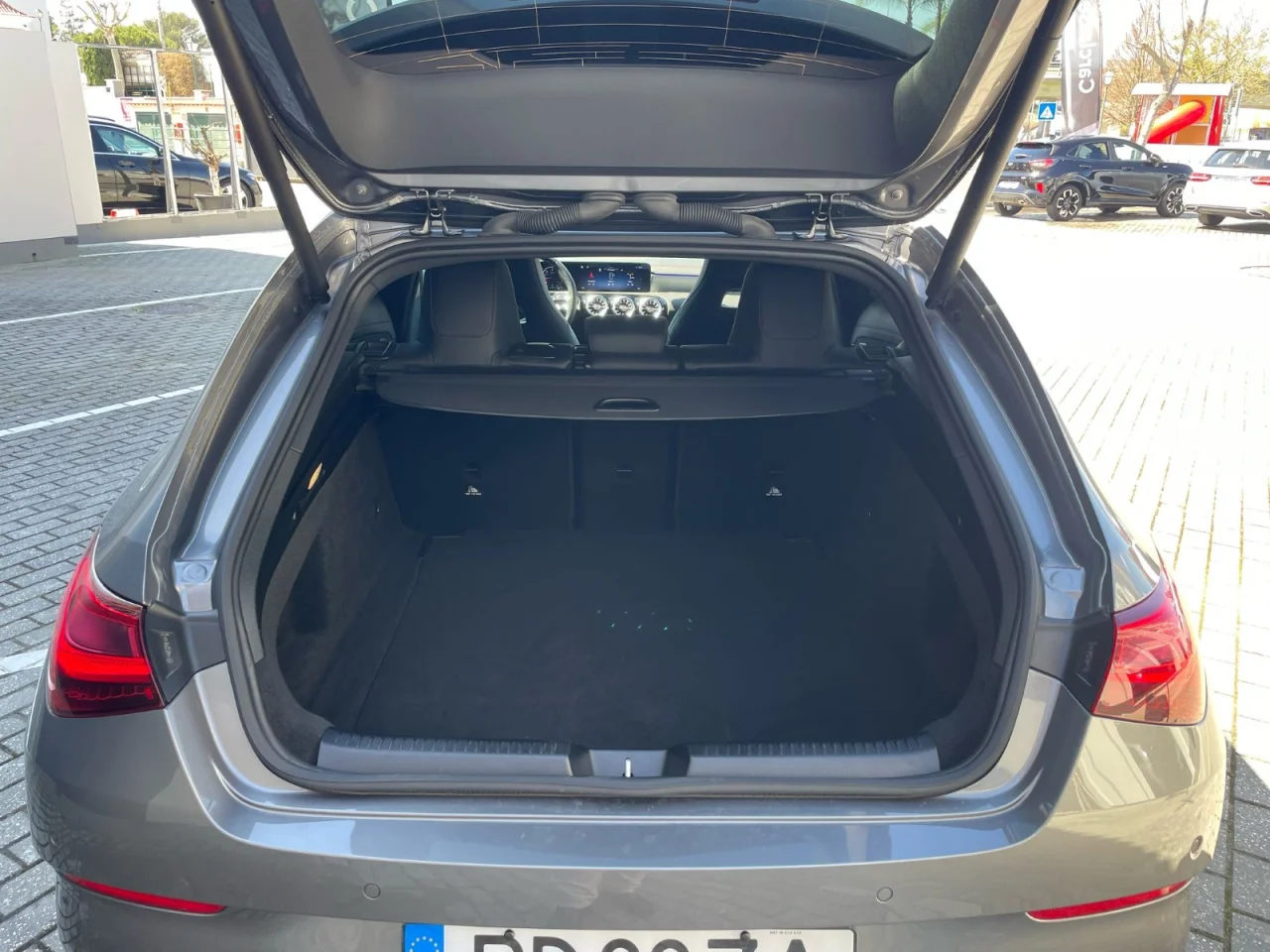 Mercedes CLA 180d Shooting Brake AMG 8