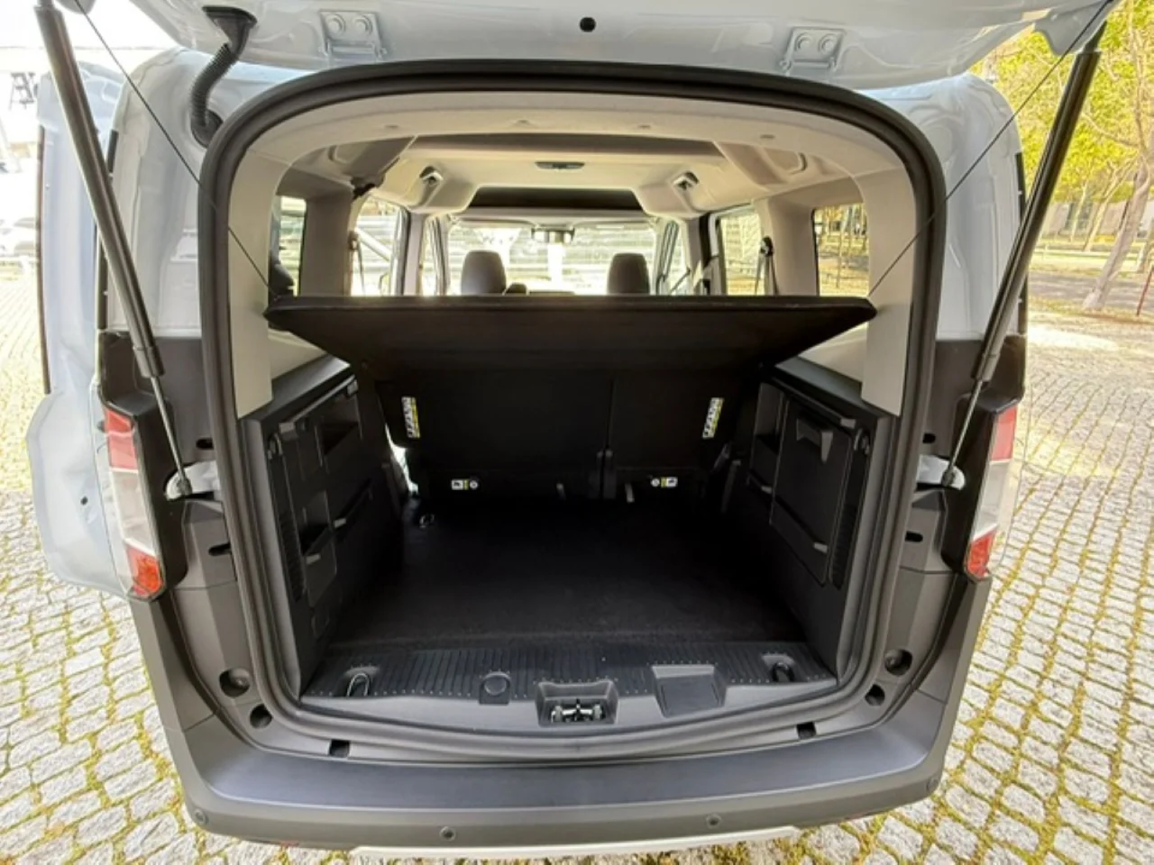 Ford Tourneo Courier Combi 1.0 EcoBoost Active 10