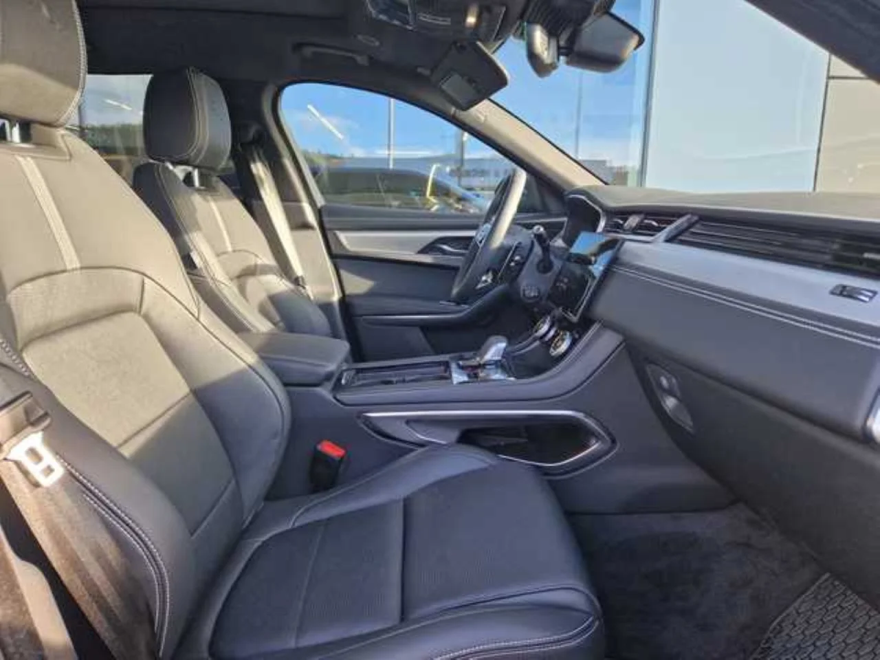 Jaguar F-Pace 2.0 P400e AWD R-Dynamic S 3