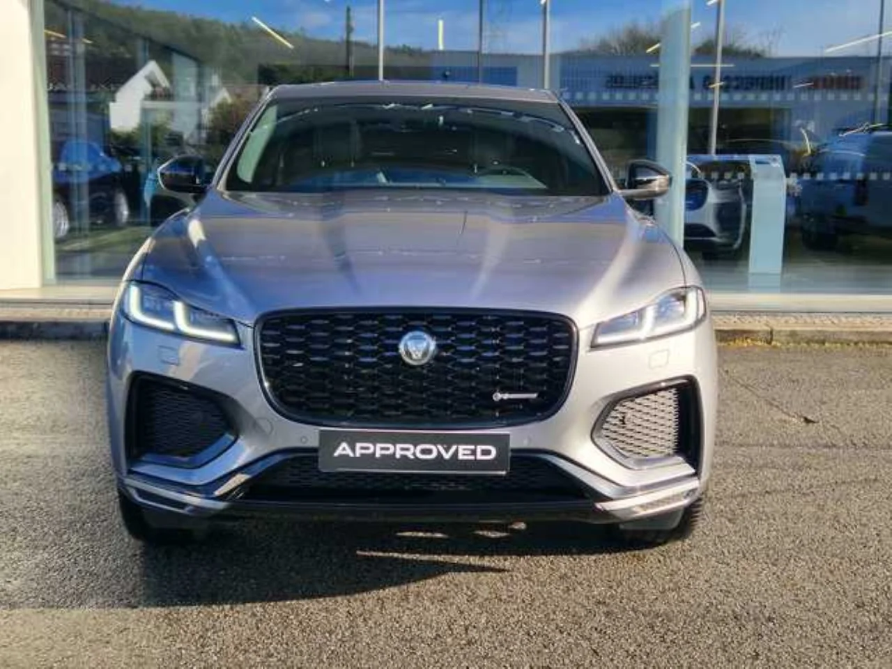 Jaguar F-Pace 2.0 P400e AWD R-Dynamic S 9