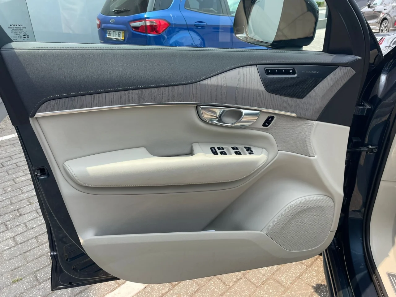 Volvo XC90 T8 Plus Dark 7Lugares - vendido 7