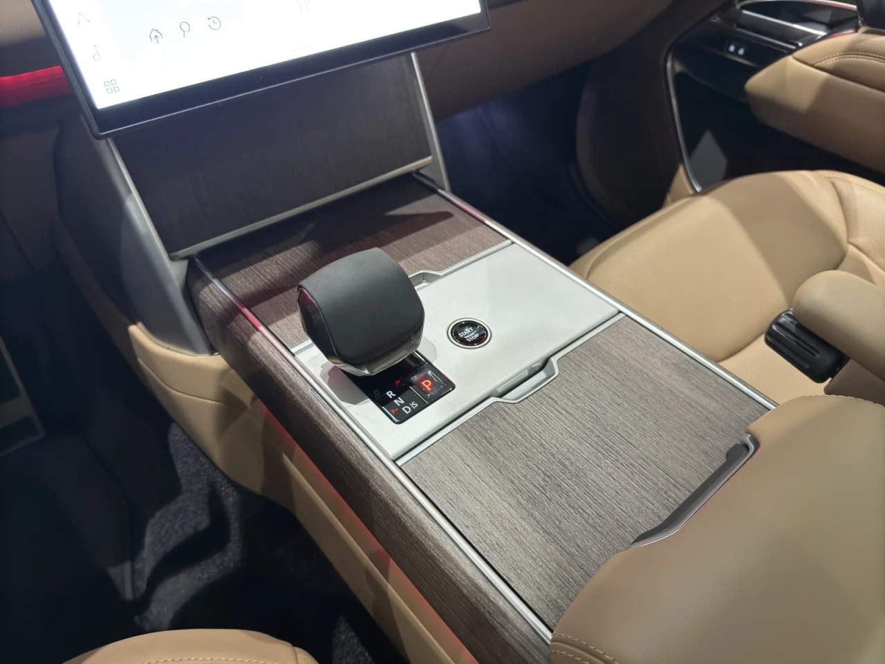 Land Rover Range Rover 3.0 P460e HSE 3