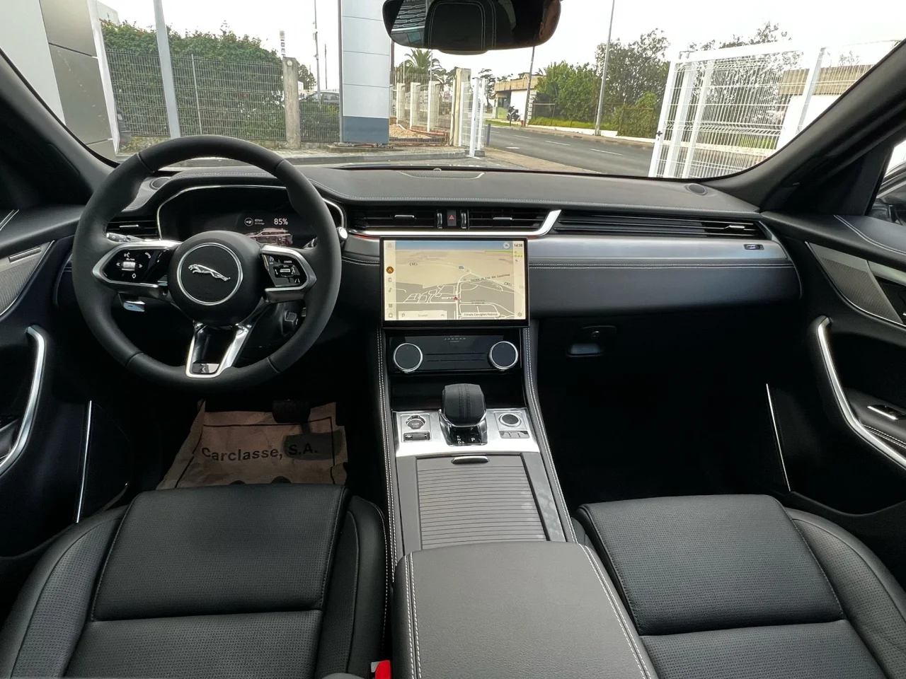 Jaguar F-Pace 2.0 P400e AWD R-Dynamic S 1