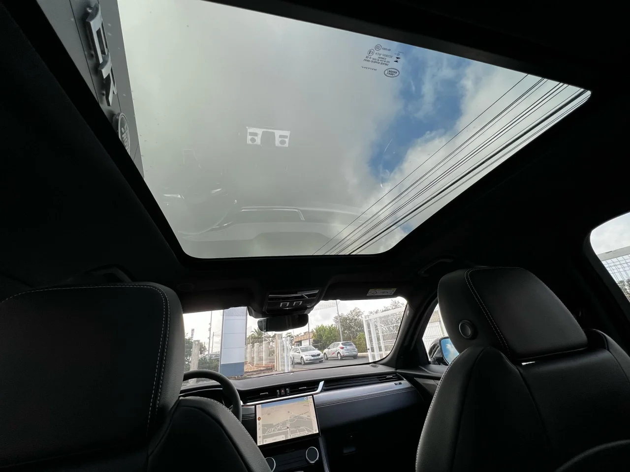 Jaguar F-Pace 2.0 P400e AWD R-Dynamic S 3