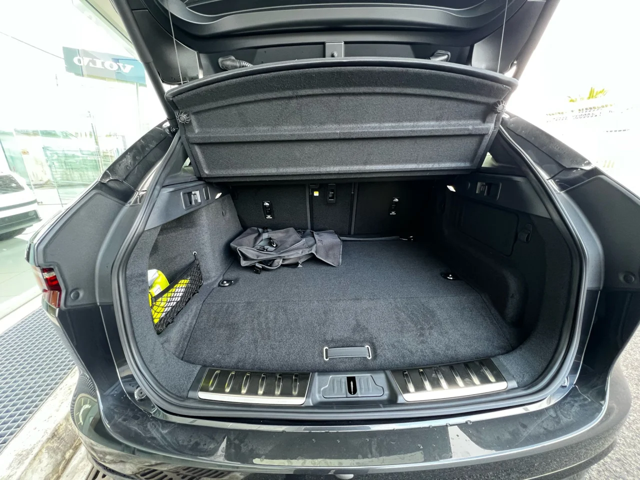 Jaguar F-Pace 2.0 P400e AWD R-Dynamic S 8