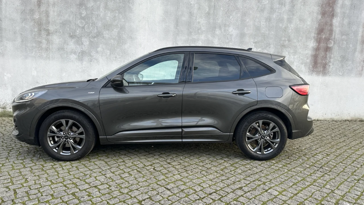 Ford Kuga St Line 1.5 TDCi EcoBlue 10