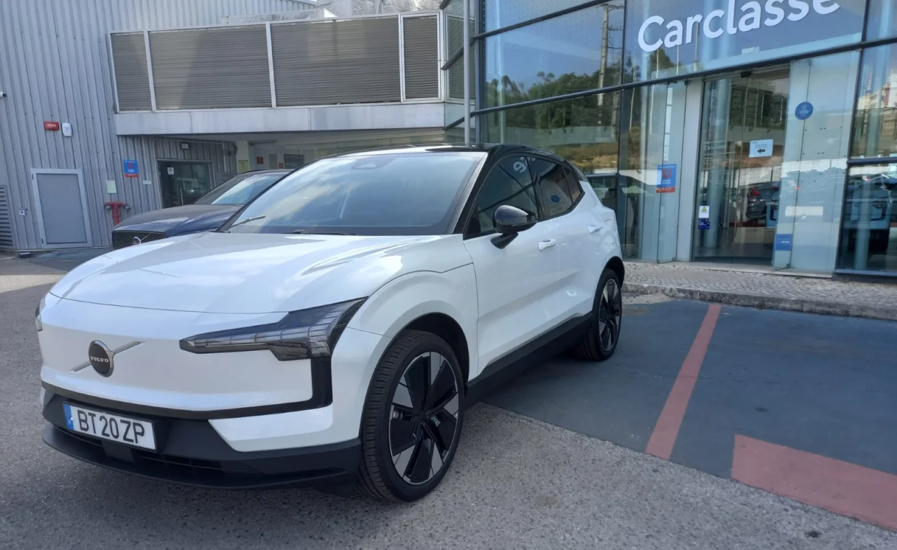 Volvo EX30 Plus Extended Range 69 kwh 272 cv