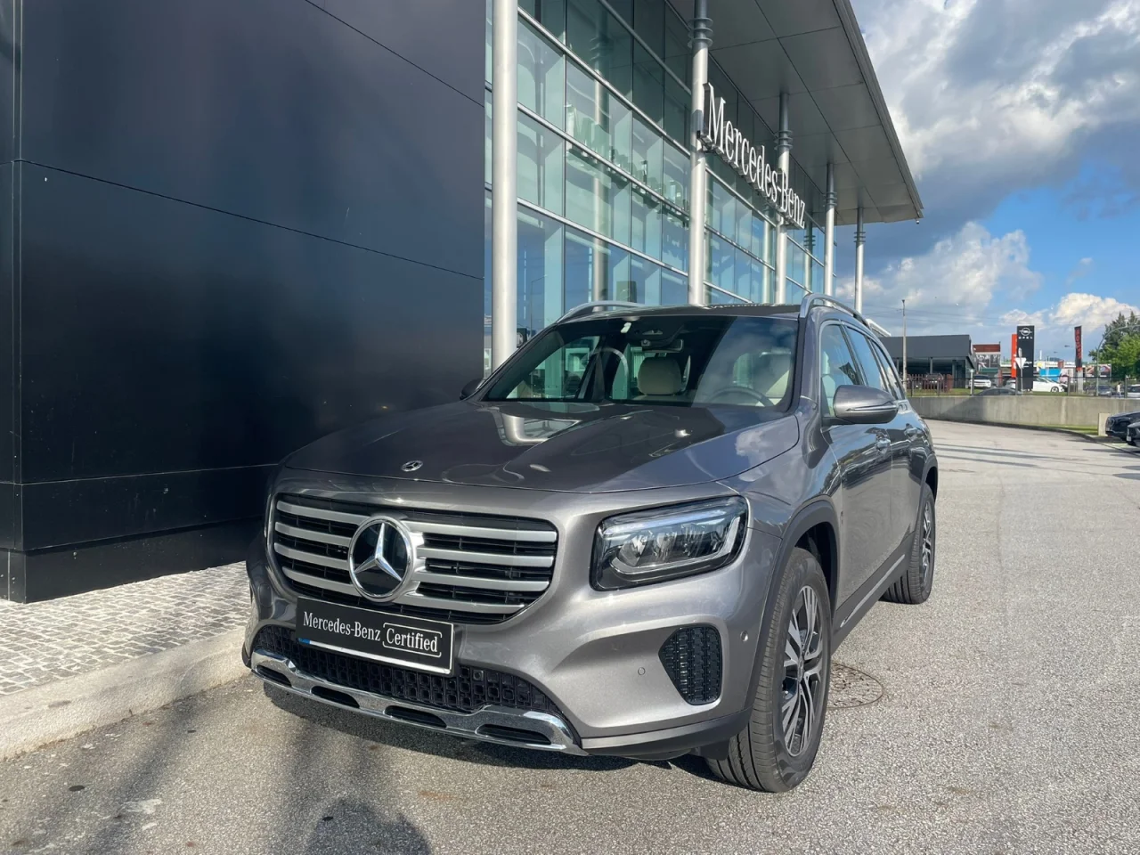 SUV