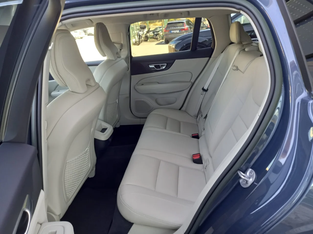 Volvo V60 Plus Bright 3