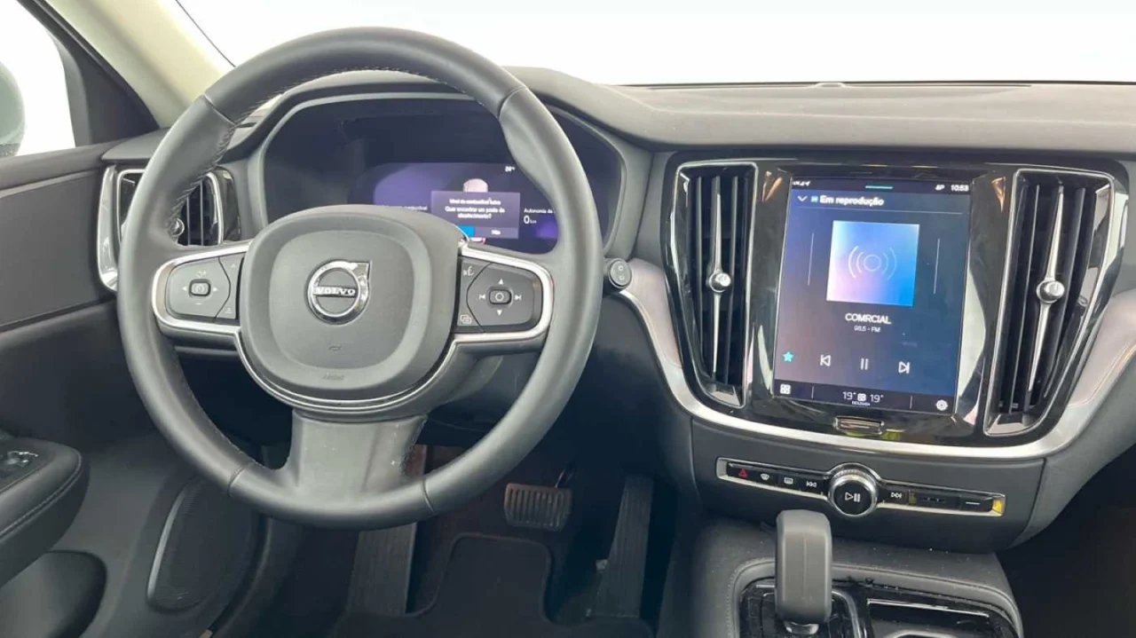 Volvo V60 Recharge T6 Essential Bright 1