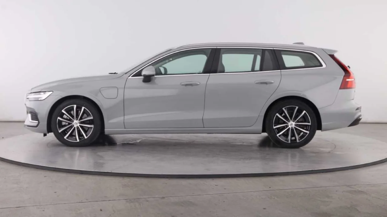 Volvo V60 Recharge T6 Essential Bright 9