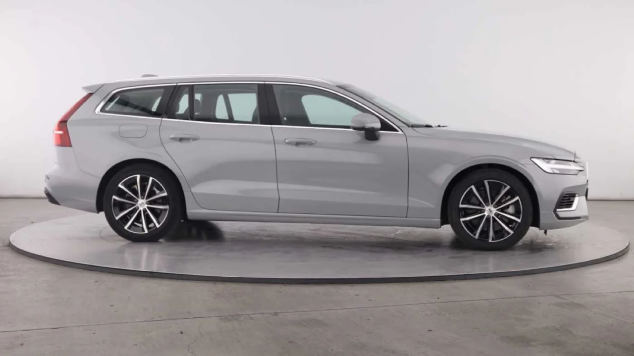 Volvo V60 Recharge T6 Essential Bright 10