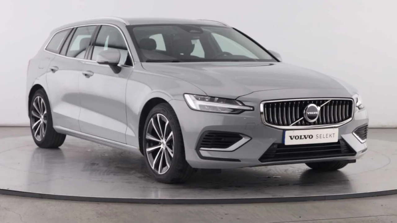 Volvo V60 Recharge T6 Essential Bright 11