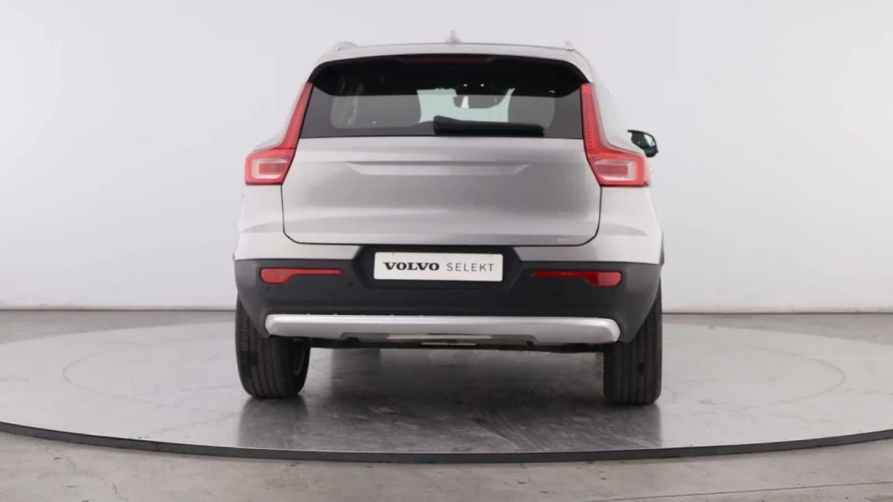 Volvo XC40 T2 Core 9