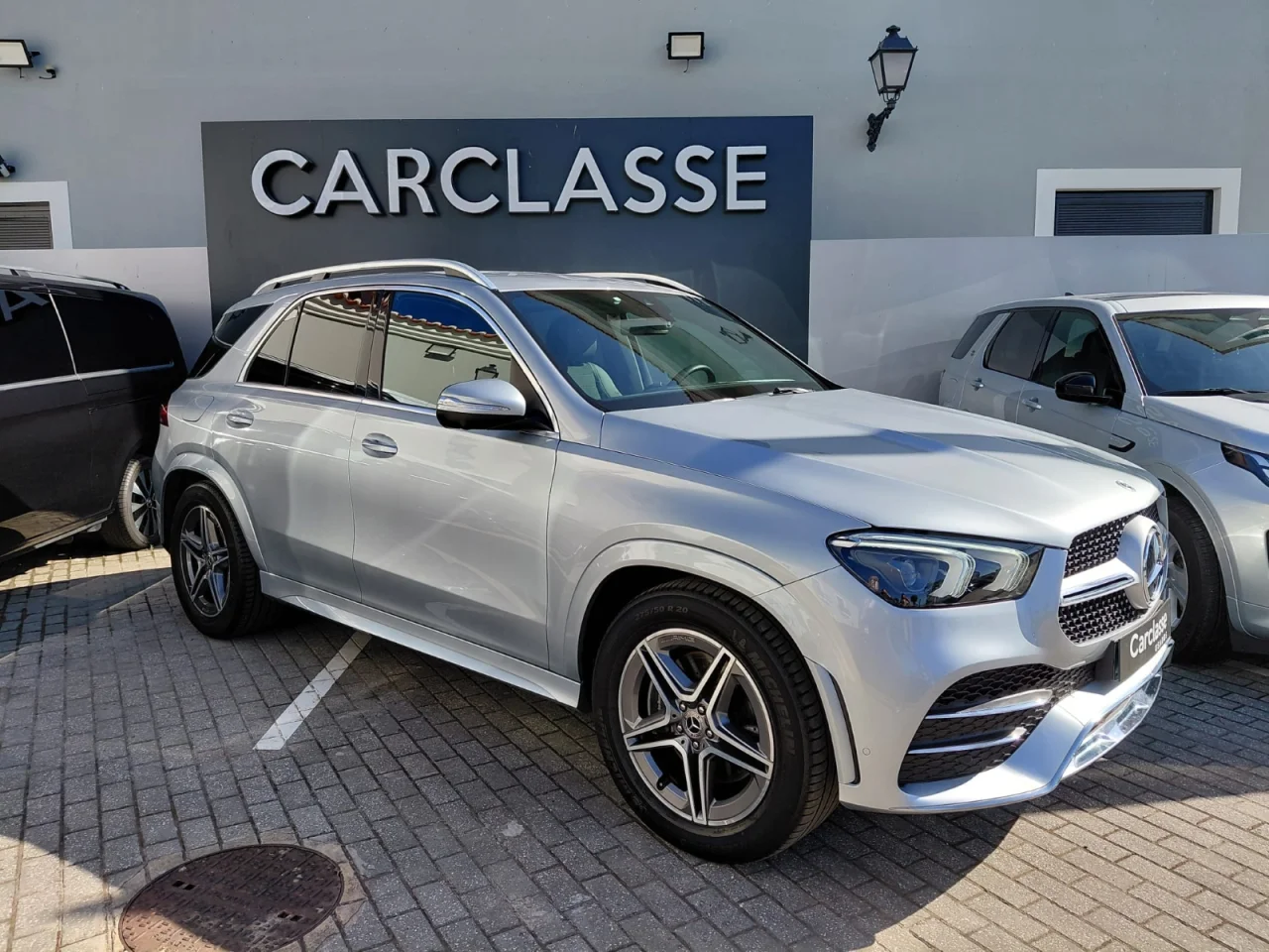 SUV