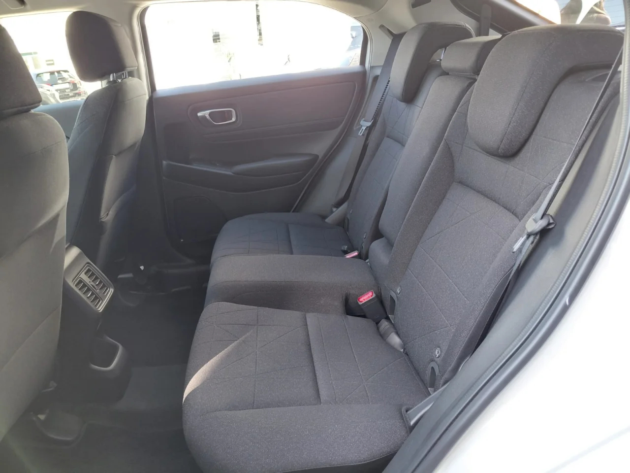 Honda HR-V 1.5 HEV Elegance 4