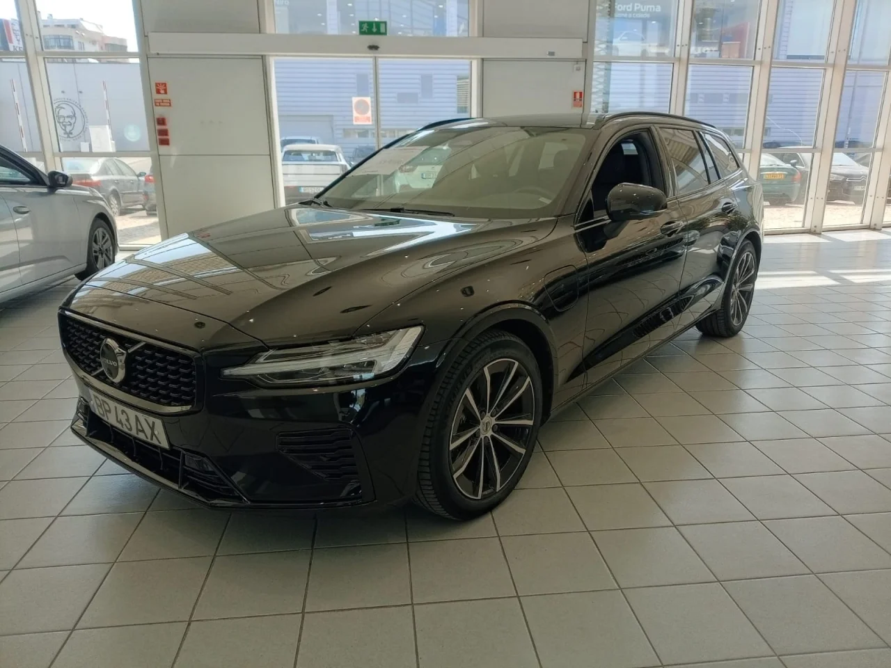 Volvo V60 T6 Plus Dark